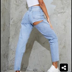 Light Wash Bum Rip Mom Jean